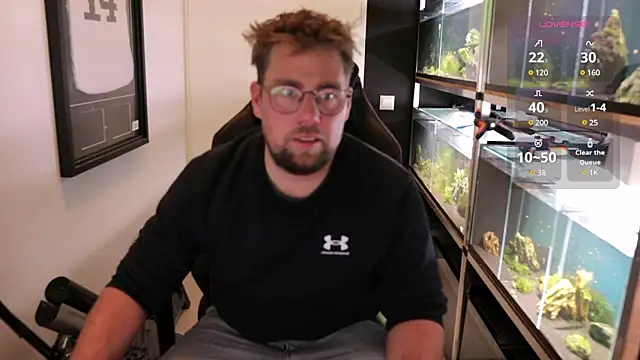 Snapshot of justinitt chatting on 03-11-25, 09:48 justinitt online show from 03-11-25, 09:48