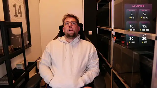 Snapshot of justinitt chatting on 03-16-25, 06:09 justinitt online show from 03-16-25, 06:09