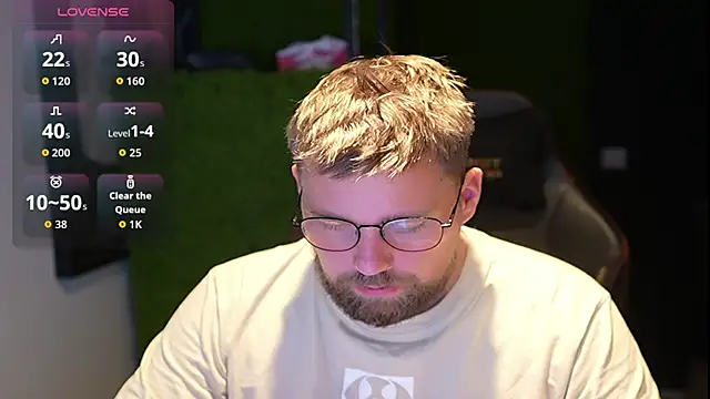 Snapshot of justinitt chatting on 09-22-25, 08:55 justinitt online show from 09-22-25, 08:55