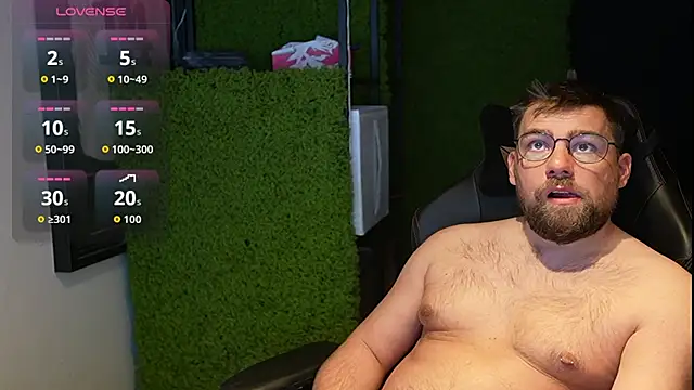 Snapshot of justinitt chatting on 09-23-25, 09:01 justinitt online show from 09-23-25, 09:01