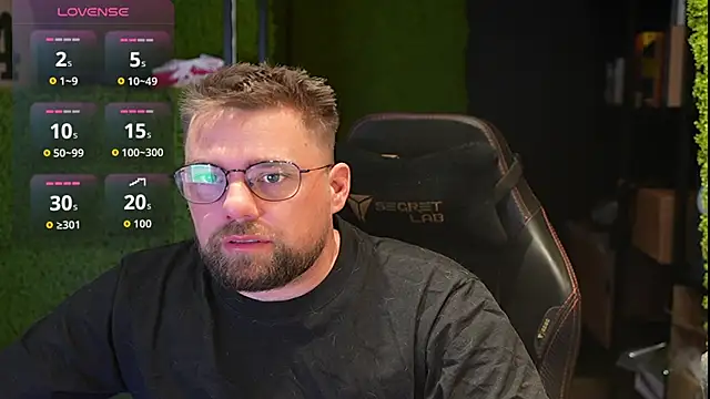 Snapshot of justinitt chatting on 09-24-25, 02:15 justinitt online show from 09-24-25, 02:15