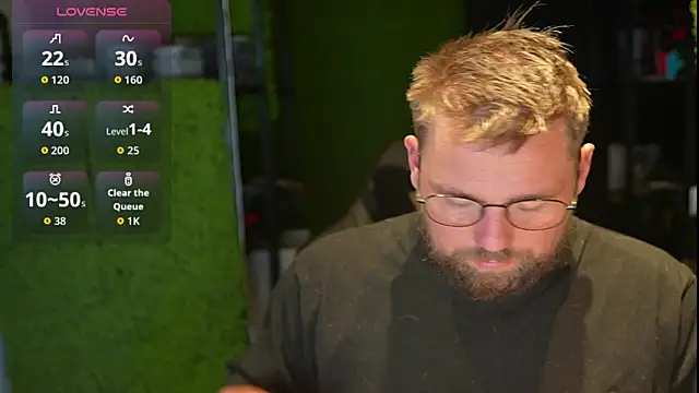 Snapshot of justinitt chatting on 10-02-25, 10:33 justinitt online show from 10-02-25, 10:33