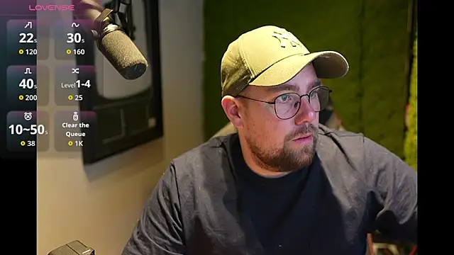 Snapshot of justinitt chatting on 12-01-25, 07:35 justinitt online show from 12-01-25, 07:35