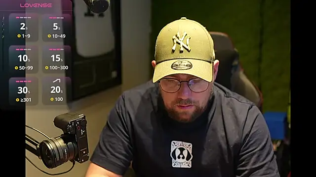 Snapshot of justinitt chatting on 12-03-25, 07:49 justinitt online show from 12-03-25, 07:49