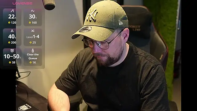 Snapshot of justinitt chatting on 12-18-25, 09:48 justinitt online show from 12-18-25, 09:48