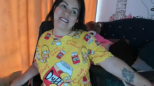 thamara226 online show from 12-18-25, 02:23