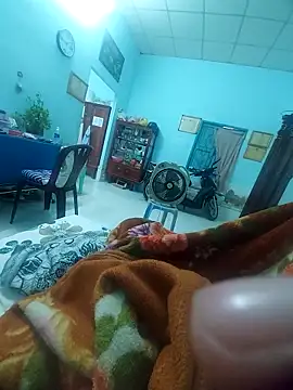 Snapshot of KisSsu chatting on 12-04-25, 02:10 KisSsu online show from 12-04-25, 02:10