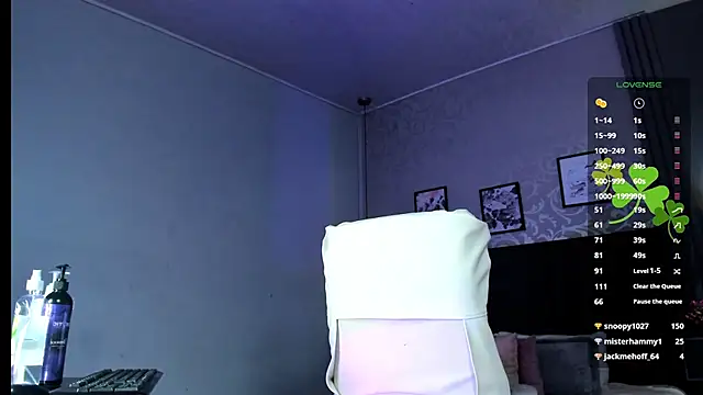 Snapshot of AtheneaRusell chatting on 03-18-25, 11:42 AtheneaRusell online show from 03-18-25, 11:42