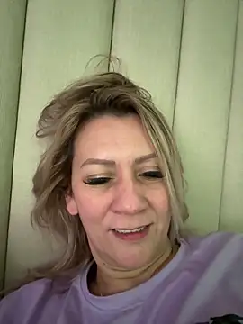 Snapshot of AtheneaRusell chatting on 10-02-25, 07:21 AtheneaRusell online show from 10-02-25, 07:21