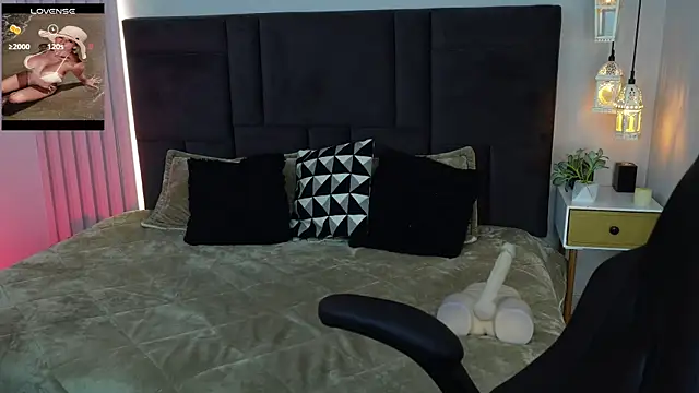 Snapshot of AtheneaRusell chatting on 10-26-25, 09:10 AtheneaRusell online show from 10-26-25, 09:10