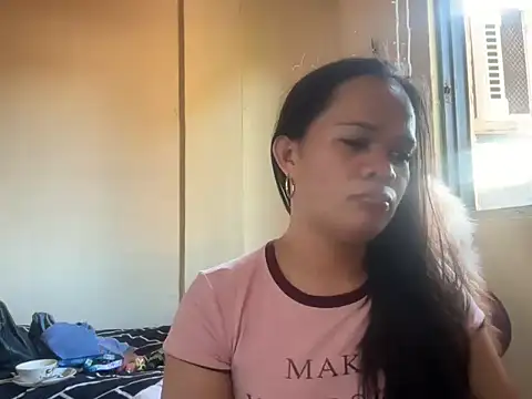 Snapshot of SophiaCourthaway chatting on 06-15-26, 10:45 SophiaCourthaway online show from 06-15-26, 10:45