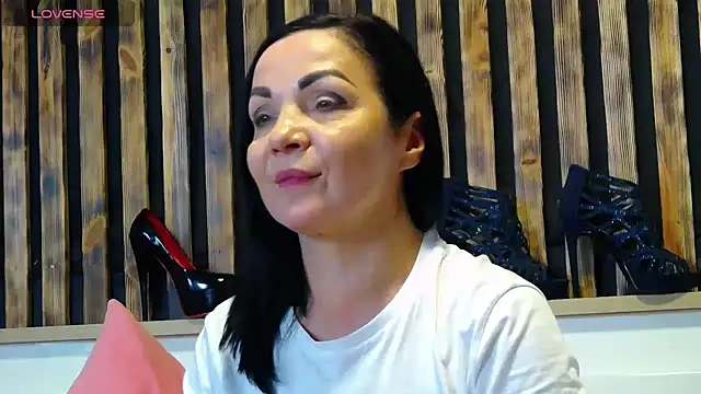 Tory Lovi online show from 12-02-25, 01:05