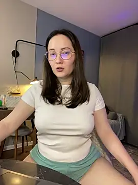 Snapshot of Kiss_My_Body chatting on 10-07-25, 05:54 Kiss My Body online show from 10-07-25, 05:54