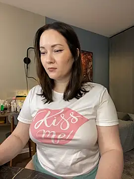 Kiss My Body online show from 11-18-25, 04:11