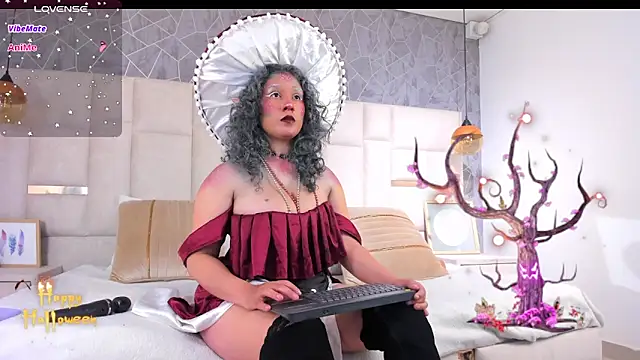 Tamara palacios online show from 10-31-25, 07:59