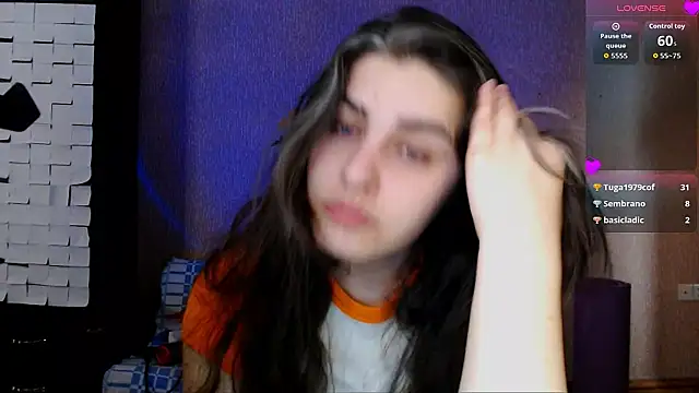 Snapshot of _Roselina_ chatting on 01-10-26, 06:37 Roselina online show from 01-10-26, 06:37