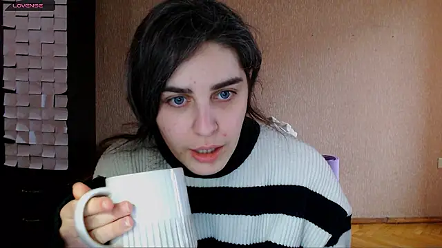 Snapshot of _Roselina_ chatting on 01-18-26, 12:20 Roselina online show from 01-18-26, 12:20