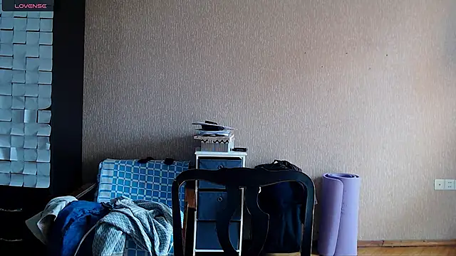 Snapshot of _Roselina_ chatting on 02-08-26, 10:51 Roselina online show from 02-08-26, 10:51