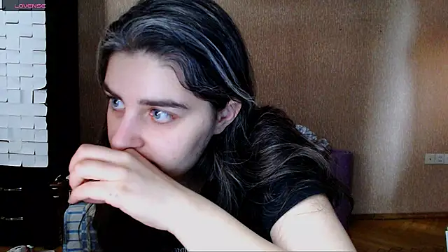 Snapshot of _Roselina_ chatting on 02-12-26, 11:16 Roselina online show from 02-12-26, 11:16