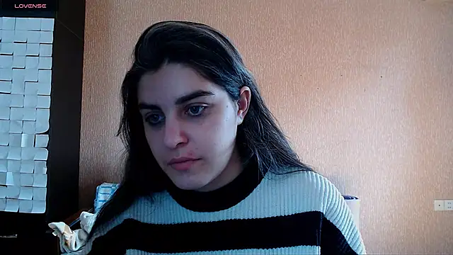 Snapshot of _Roselina_ chatting on 02-14-26, 08:11 Roselina online show from 02-14-26, 08:11