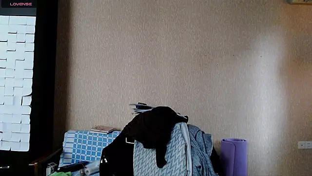 Snapshot of _Roselina_ chatting on 02-17-26, 10:56 Roselina online show from 02-17-26, 10:56