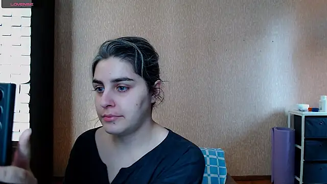 Snapshot of _Roselina_ chatting on 03-06-26, 08:55 Roselina online show from 03-06-26, 08:55