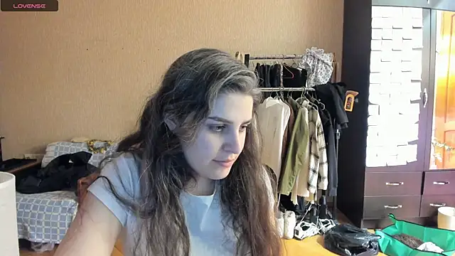 Snapshot of _Roselina_ chatting on 05-24-26, 06:24 Roselina online show from 05-24-26, 06:24