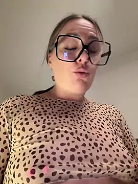 Megan off online show from 06-11-26, 07:06