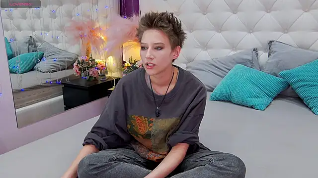 via mayer  online show from 01-31-25, 08:43