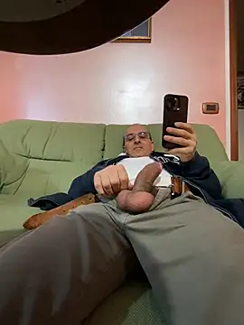 Snapshot of sempreilmio2 chatting on 02-27-25, 05:58 sempreilmio2 online show from 02-27-25, 05:58