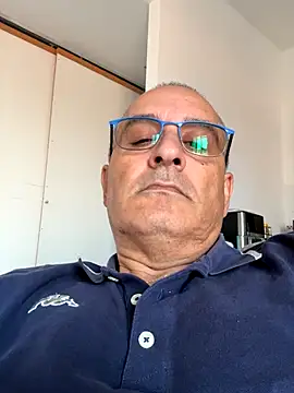 Snapshot of sempreilmio2 chatting on 09-19-25, 07:10 sempreilmio2 online show from 09-19-25, 07:10