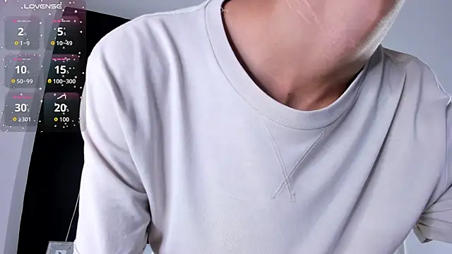 Snapshot of EthaanCox chatting on 11-23-25, 08:41 EthaanCox online show from 11-23-25, 08:41