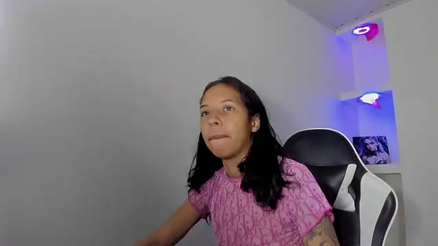 Miss sparkle00 online show from 11-30-25, 04:49