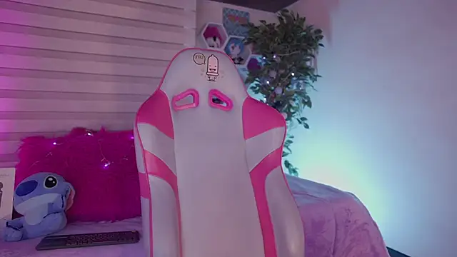 emma soffia  online show from 10-02-25, 05:31