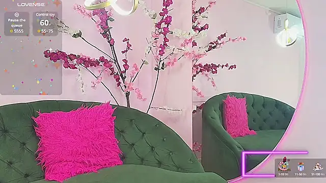 Snapshot of scarlette69 chatting on 02-11-25, 12:49 scarlette69 online show from 02-11-25, 12:49