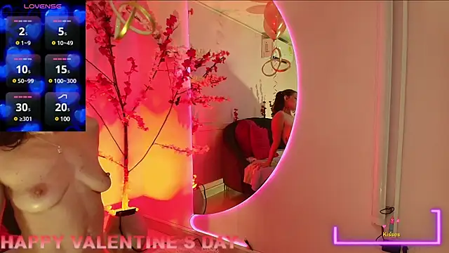 Snapshot of scarlette69 chatting on 02-14-25, 11:31 scarlette69 online show from 02-14-25, 11:31