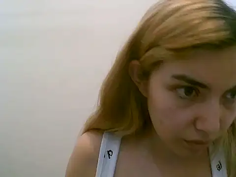 Snapshot of VittoriaTaylor chatting on 09-20-25, 08:43 VittoriaTaylor online show from 09-20-25, 08:43