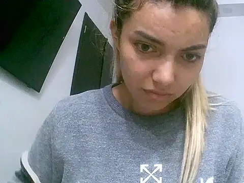 Snapshot of VittoriaTaylor chatting on 02-15-26, 11:56 VittoriaTaylor online show from 02-15-26, 11:56