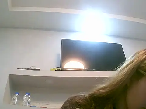 Snapshot of VittoriaTaylor chatting on 02-18-26, 12:56 VittoriaTaylor online show from 02-18-26, 12:56