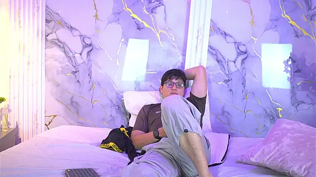 vanilla hot online show from 10-12-25, 07:24