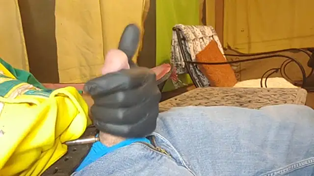 Snapshot of bwcbeat83 chatting on 01-16-26, 02:26 bwcbeat83 online show from 01-16-26, 02:26