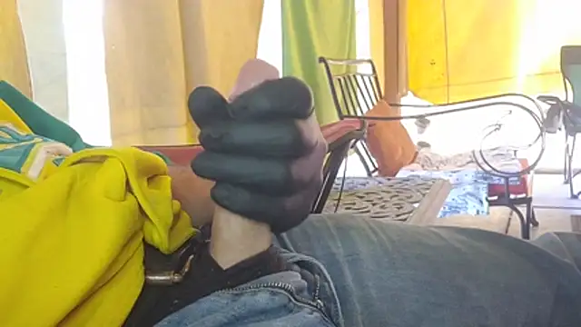 Snapshot of bwcbeat83 chatting on 02-07-26, 06:44 bwcbeat83 online show from 02-07-26, 06:44