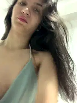 Bella still online show from 09-16-25, 12:50