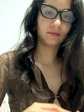 Bella still online show from 09-26-25, 12:53