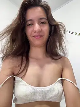 Snapshot of Bella_still chatting on 02-11-26, 01:27 Bella still online show from 02-11-26, 01:27