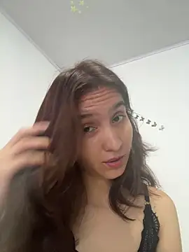 Bella still online show from 06-01-26, 02:19