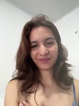 Bella still online show from 06-11-26, 02:04