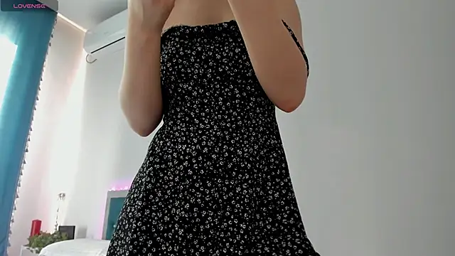 novaaskyy online show from 10-18-25, 09:54