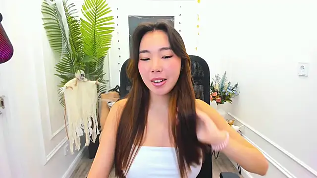 AnnaReyla online show from 10-22-25, 04:24