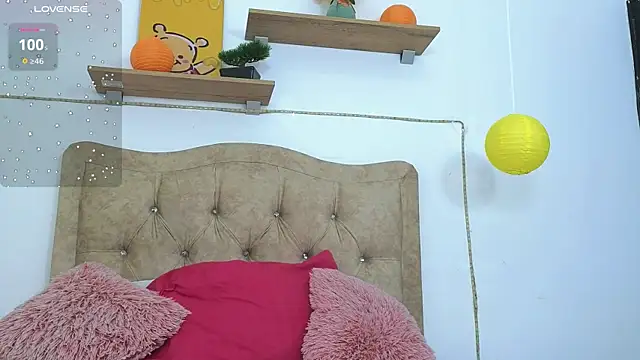 Snapshot of SERAFINA_ chatting on 02-20-25, 11:31 SERAFINA online show from 02-20-25, 11:31